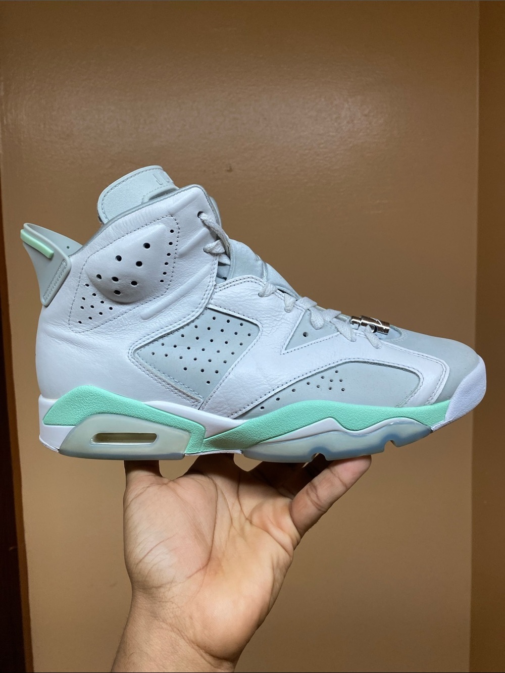 2022 Air Jordan 6 Retro Mint Foam Size 11 Women’s Size 9.5 Men’s DQ4914-103 - Picture 3 of 16